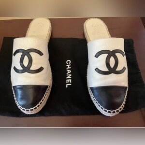 CHANEL Two-Tone Iridescent Cream Leather Espadrilles